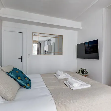 670 Quinto - Superbe A * Paris